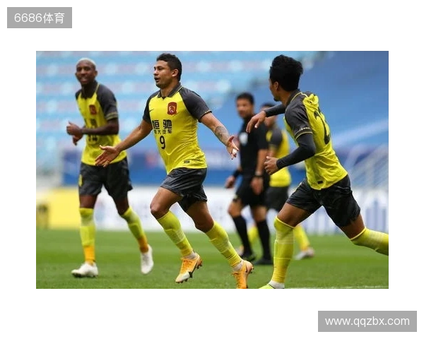 亚预赛出线关键战！中国香港vs新加坡首发：安永佳、陈晋一领衔